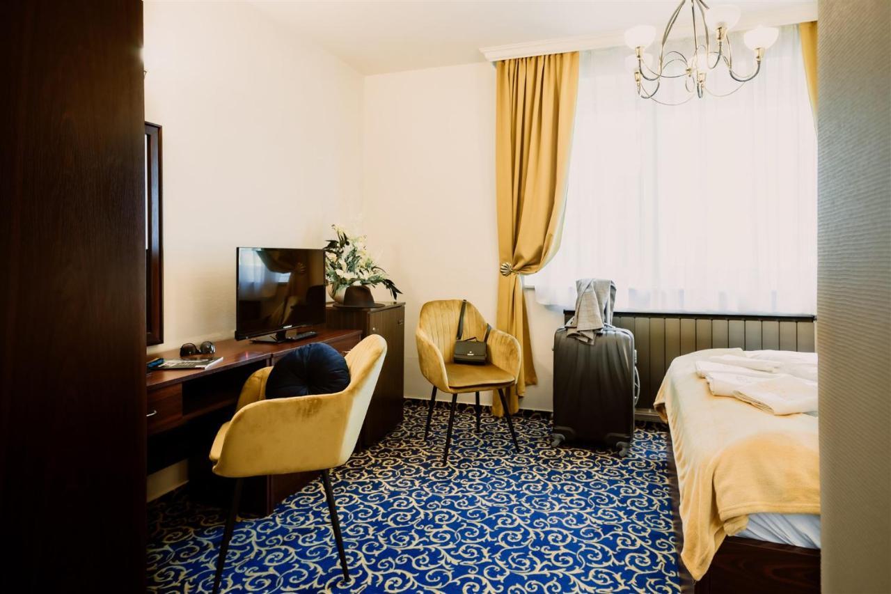 Korona And Restaurant Pensjonat 3*